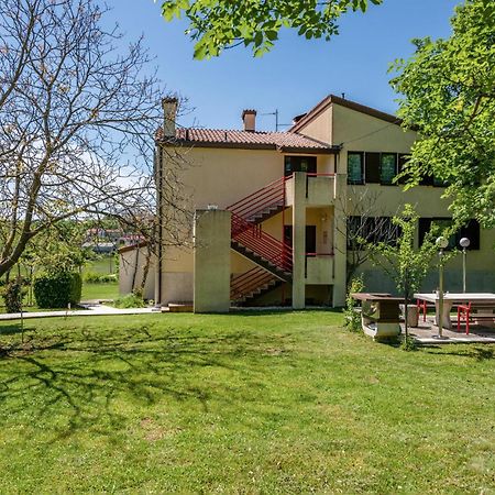 2 Bedroom Awesome Apartment In Barban Esterno foto